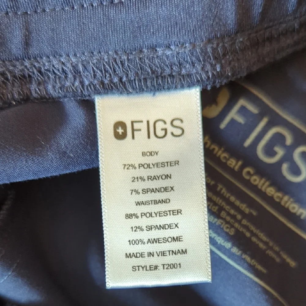 Figs Men's Navy Axim Cargo Scrub Pants